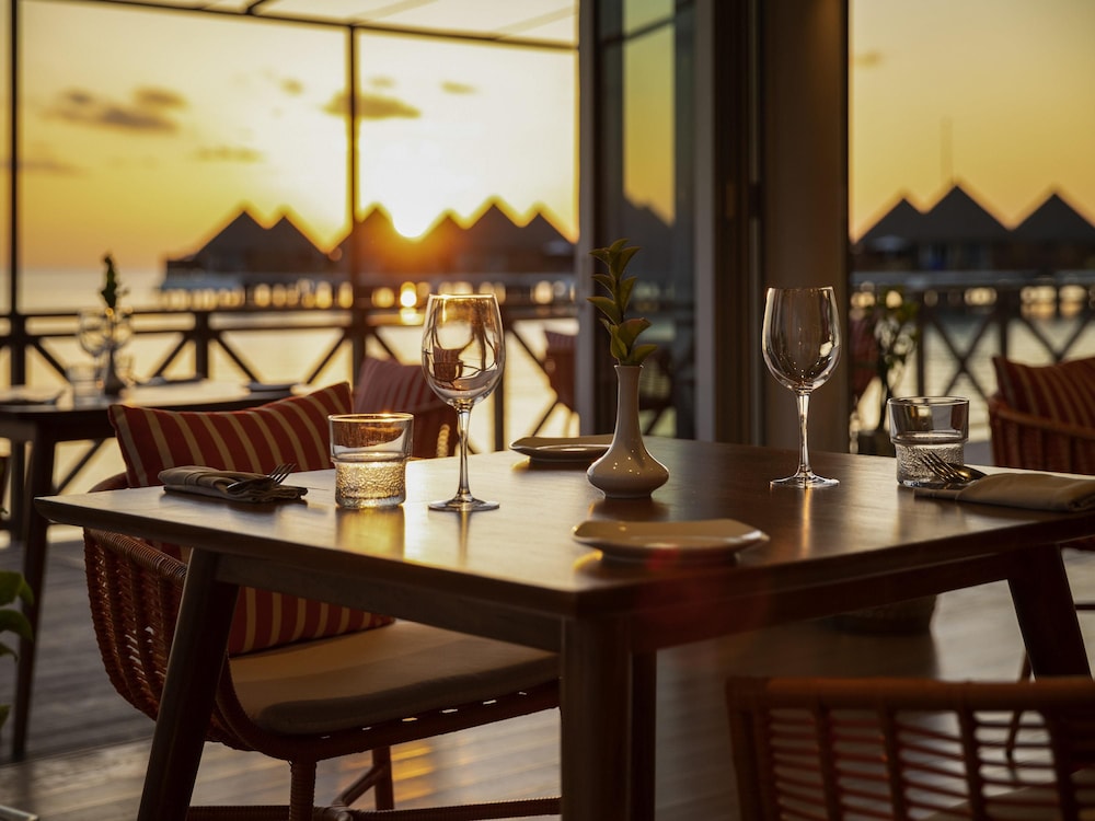Mercure Maldives Kooddoo Resort 59/73