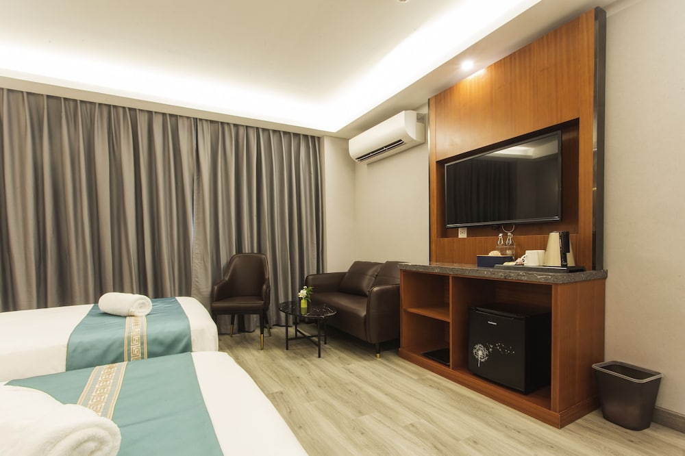 Thapae Twins Hotel 22/50