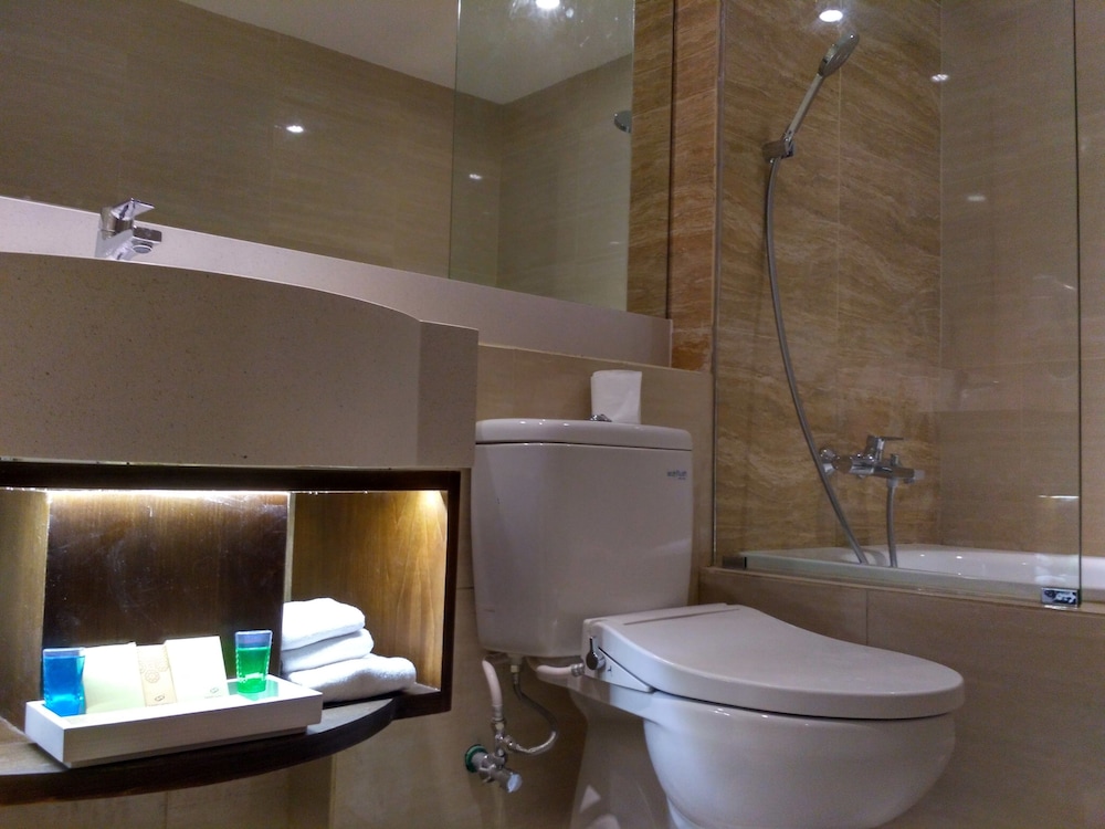 Sahid Raya Hotel and Convention Yogyakarta 45/46