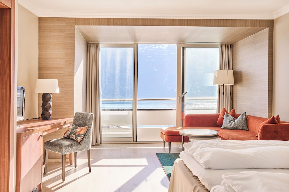 Deluxe, Double Bed, Fjord View, Balcony