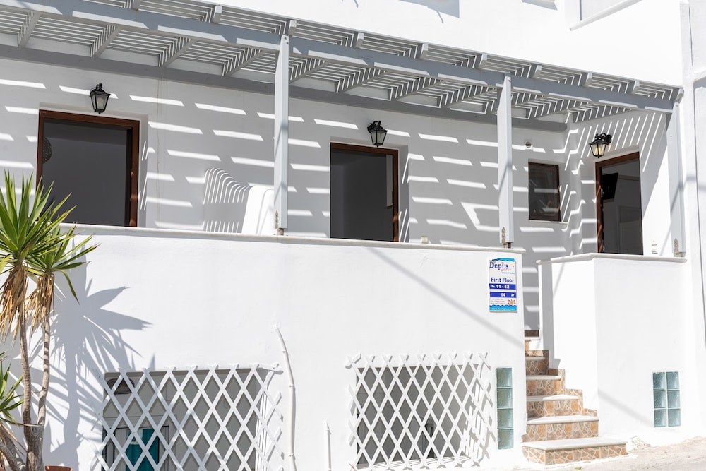 DEPIS PLACE AND APARTMENTS in NAXOS