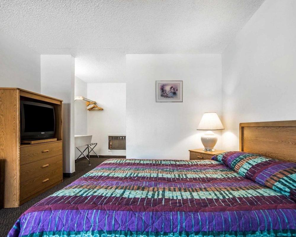 Rodeway Inn & Suites Arlington OR 14/29