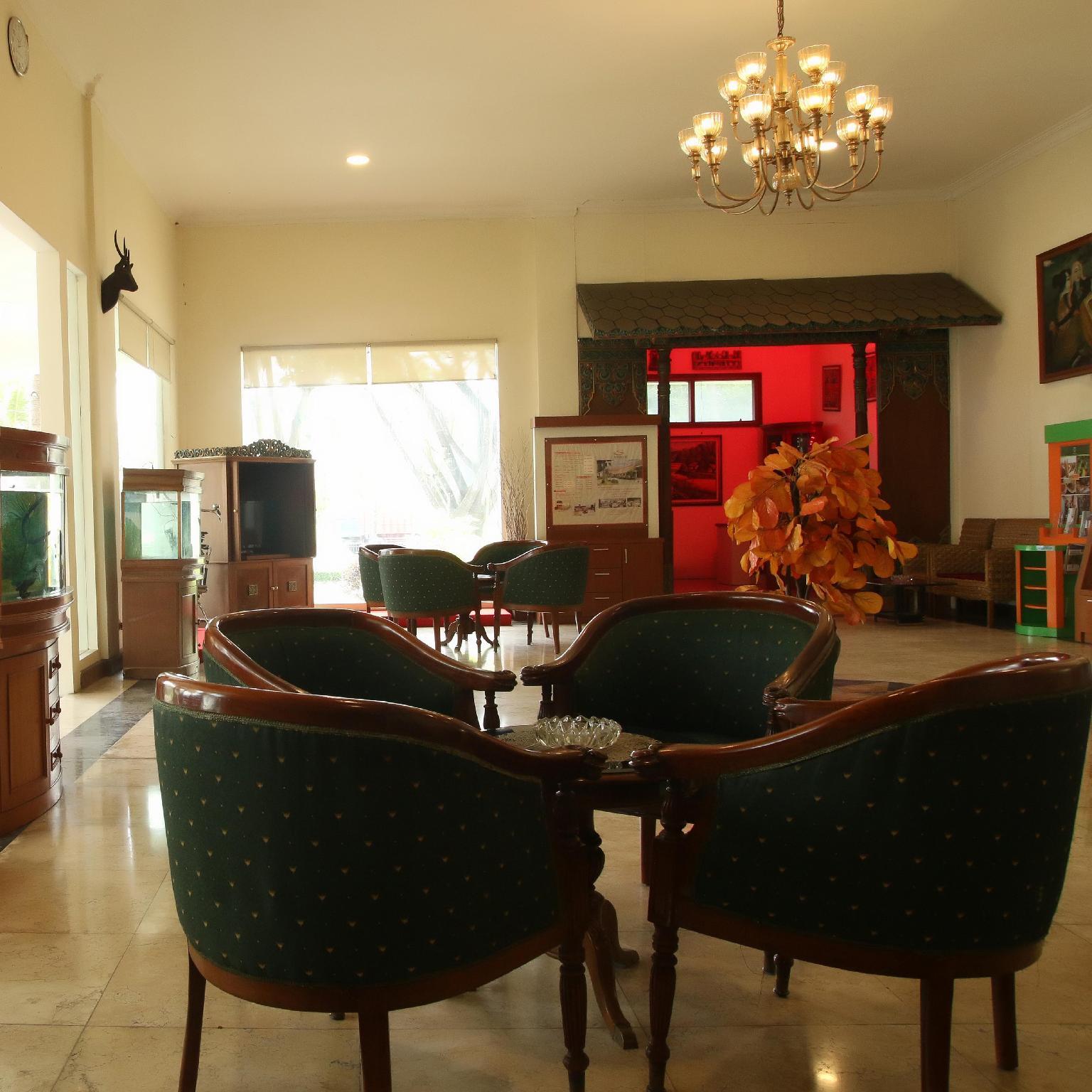 Candisari Hotel & Resto 18/28