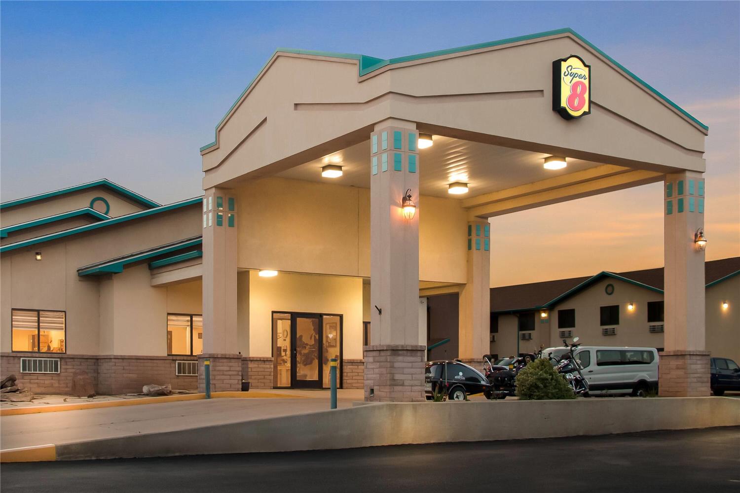 Super 8 By Wyndham Santa Rosa 3/17