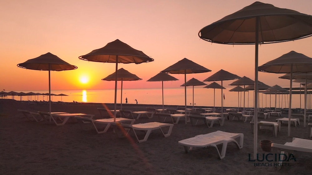 Lucida Beach Hotel 29/37