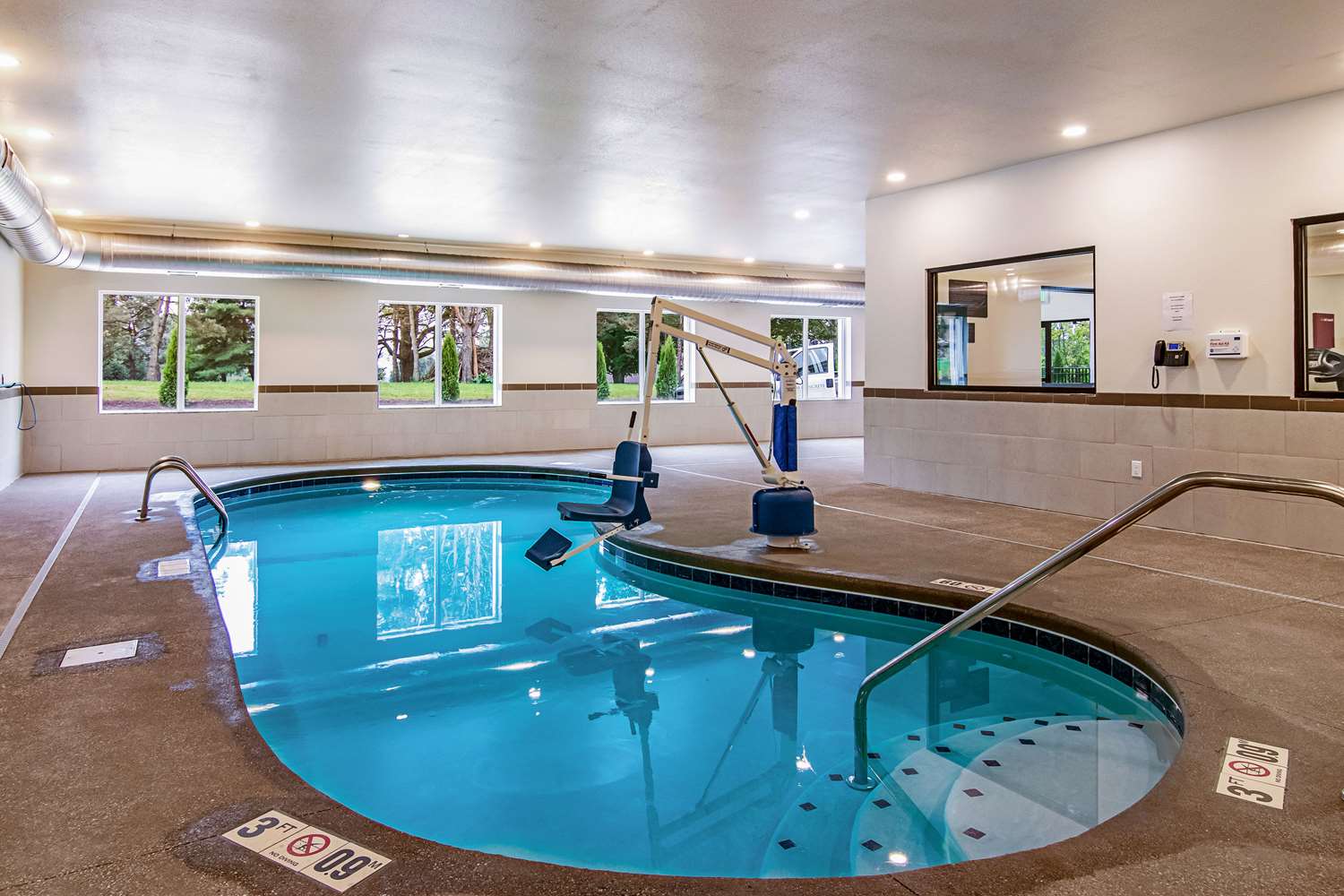 Comfort Suites Wooster near University Campus 23/54