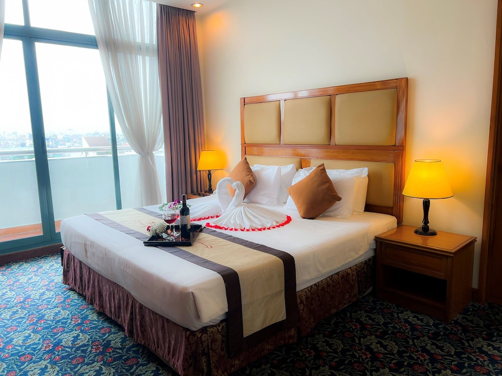 EXECUTIVE, SUITE, CITY VIEW