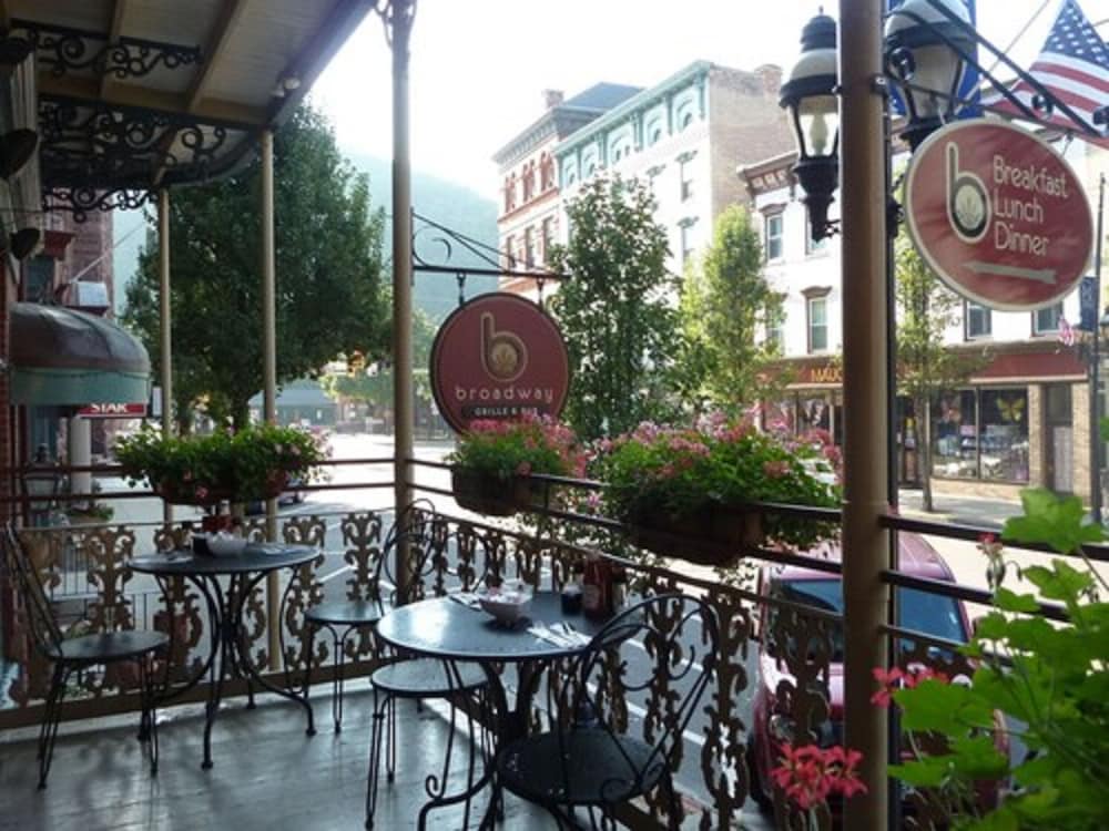 Inn At Jim Thorpe 42/48