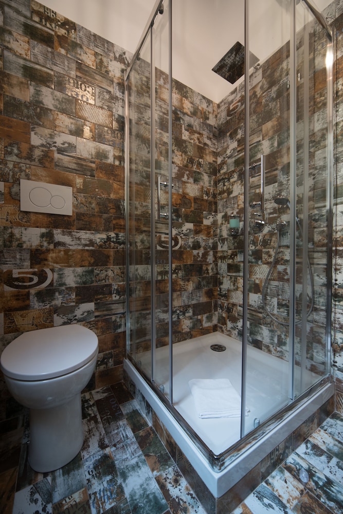 Navona Rooms with Jacuzzi 19/71