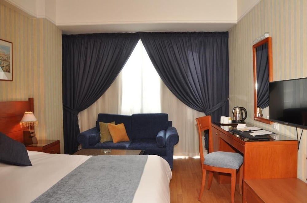 Ceasar S Park Hotel 9/50