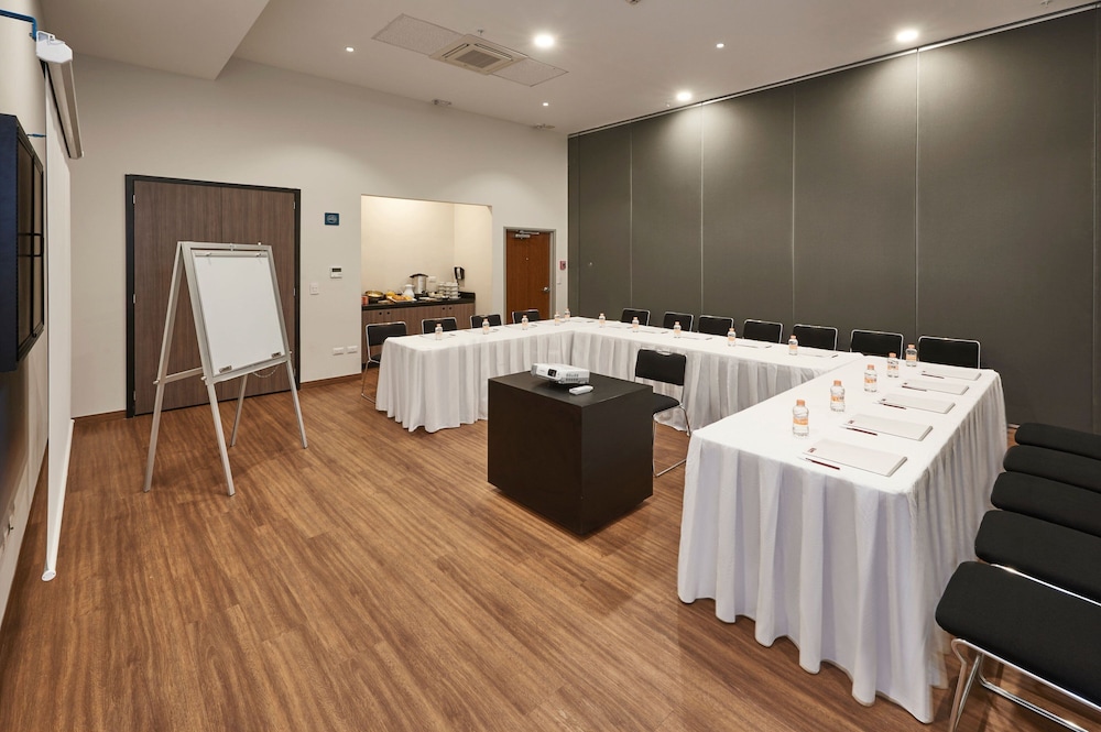 City Express Suites by Marriott Tijuana Rio 43/50