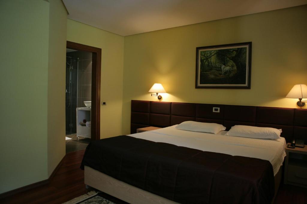 Arber Hotel 8/24