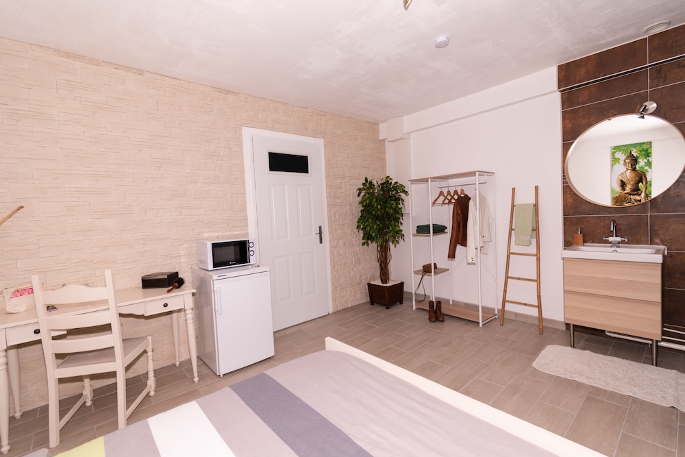 Private & Comfortable Apartments 35/51