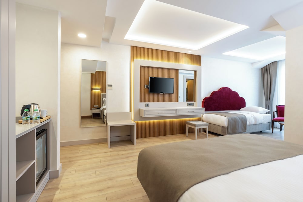CARINA GOLD HOTEL 38/65