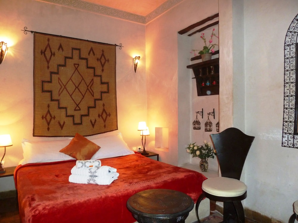Riad Carina 17/75