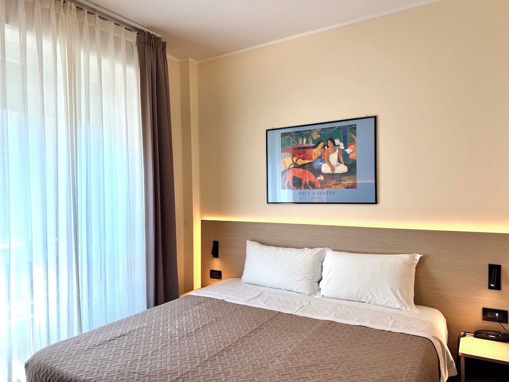 Hotel Molise 2 16/64