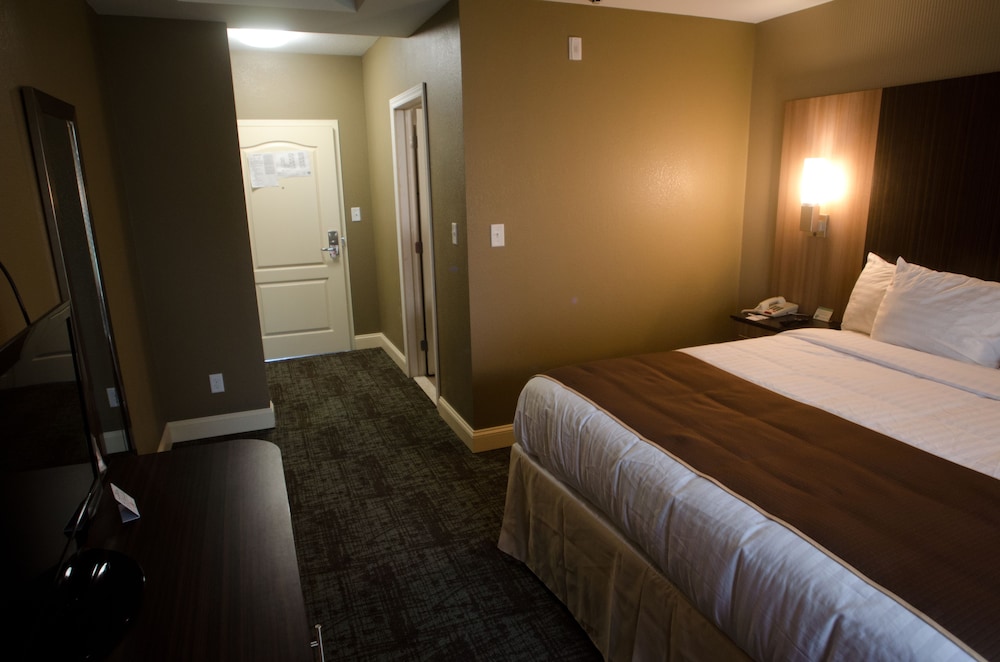 AAshram Hotel by Niagara River 9/23