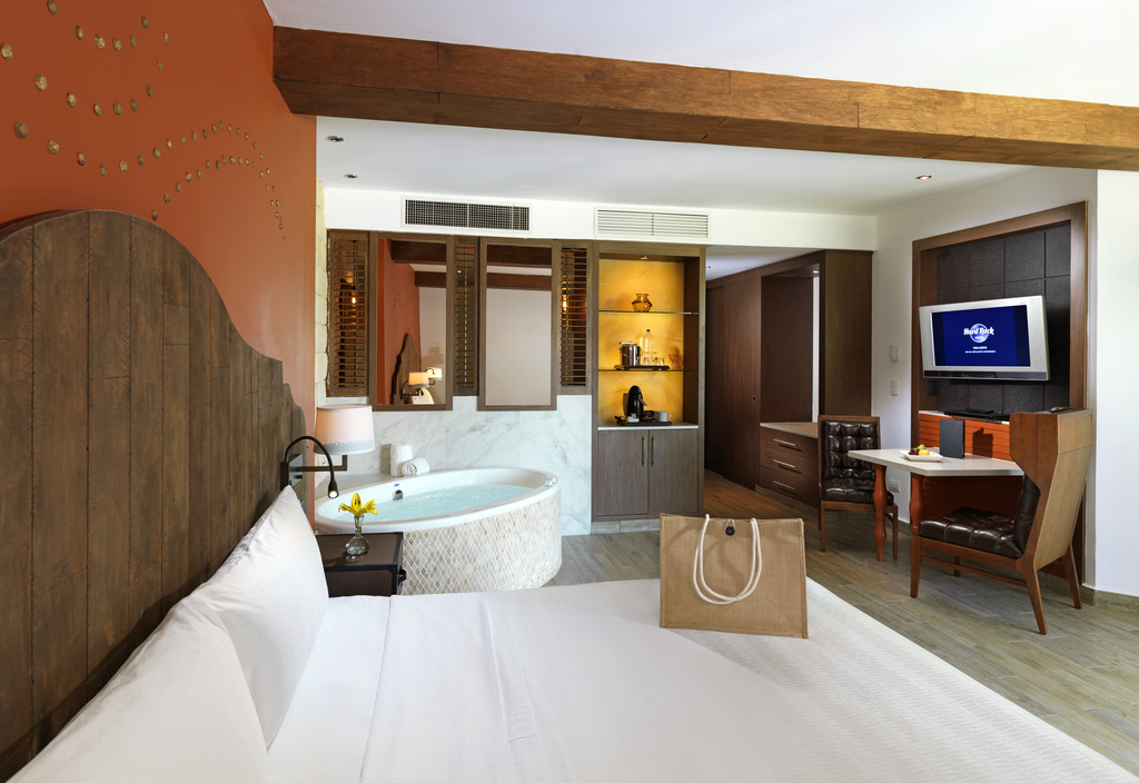 Diamond, Hacienda, Deluxe, King Bed