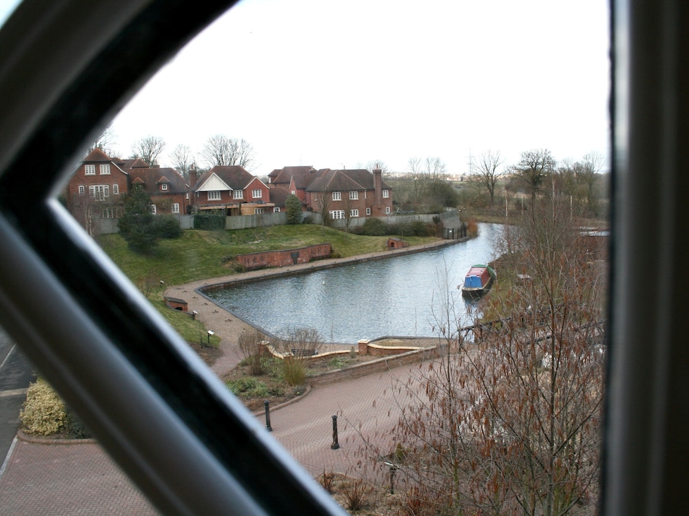 The Wharf House 36/43