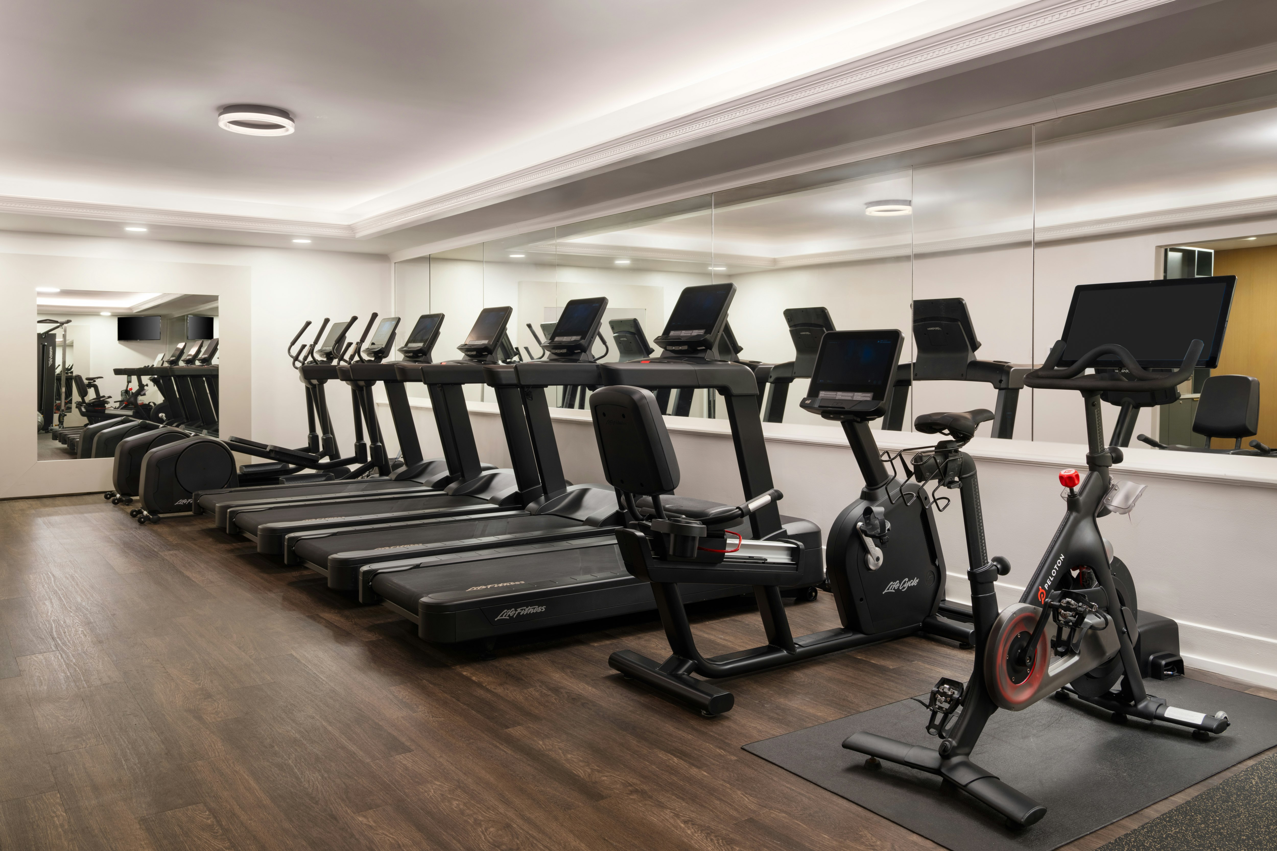 Hilton Orrington / Evanston 28/74