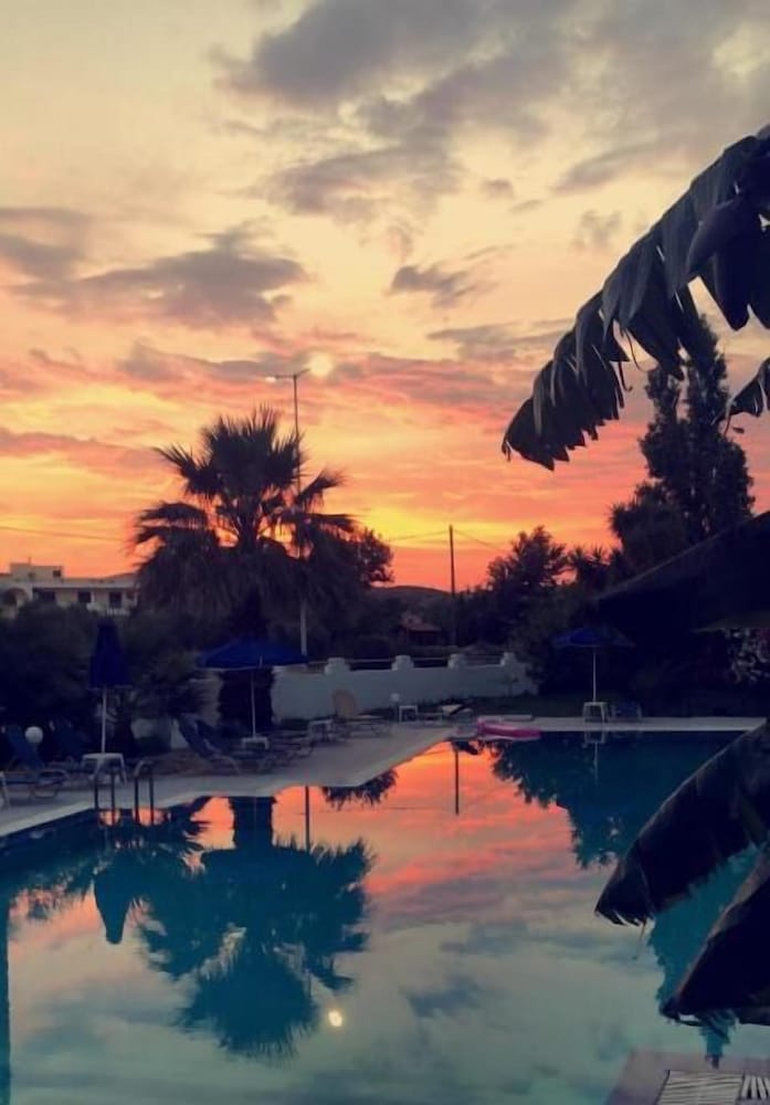 Sotirakis Hotel 39/46