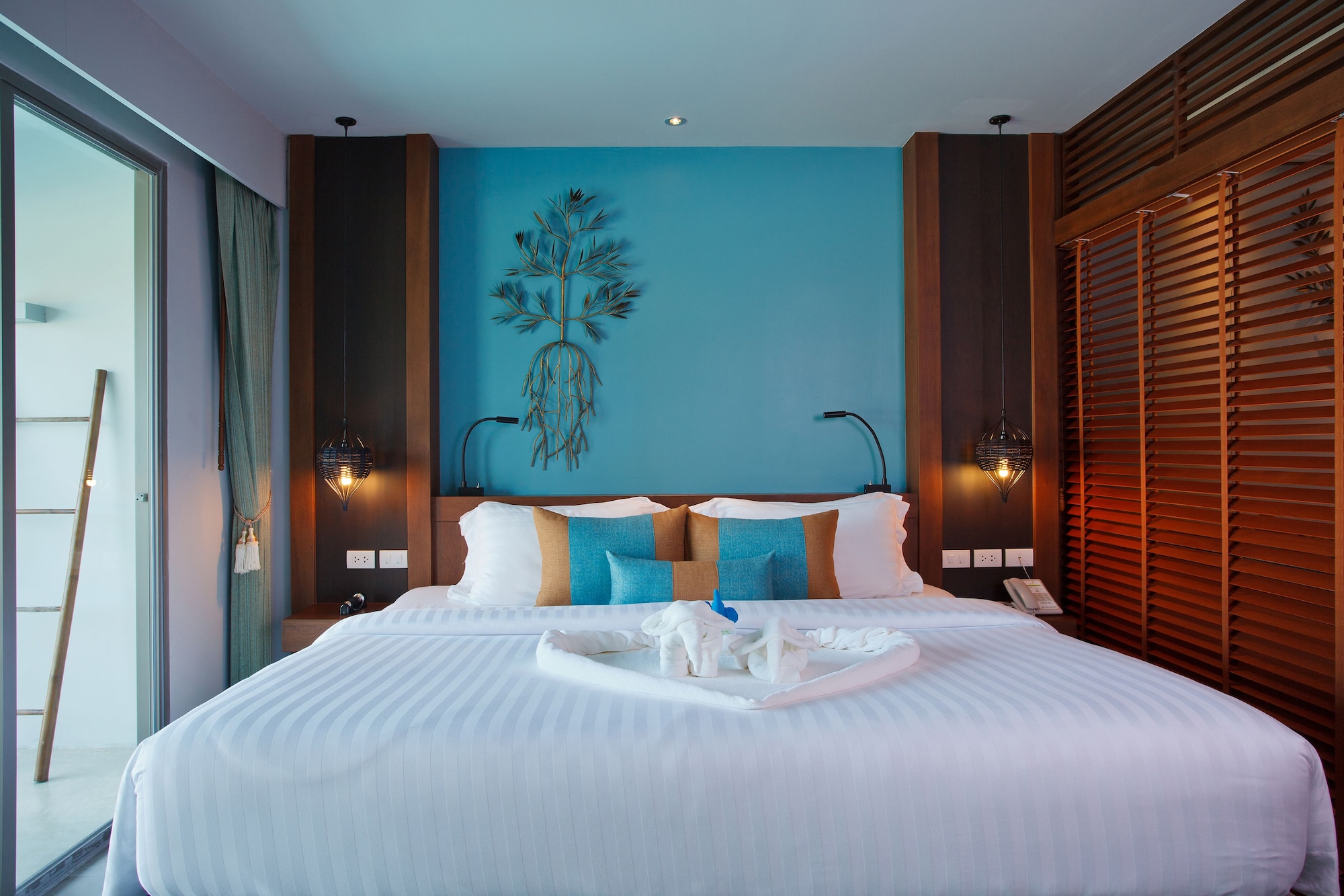 DELUXE SUITE PREMIUM