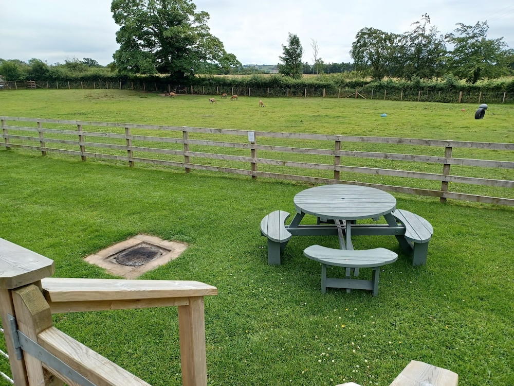 Green View Lodges 32/55