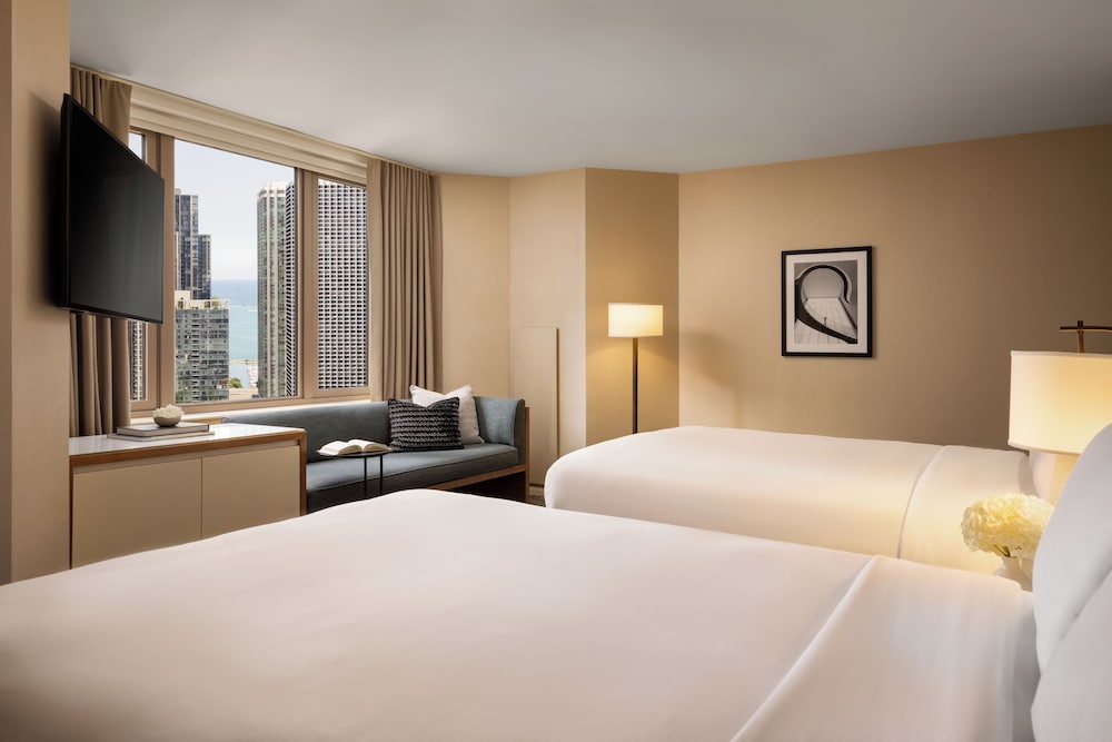 DELUXE, 2 DOUBLE BEDS, ACCESSIBLE