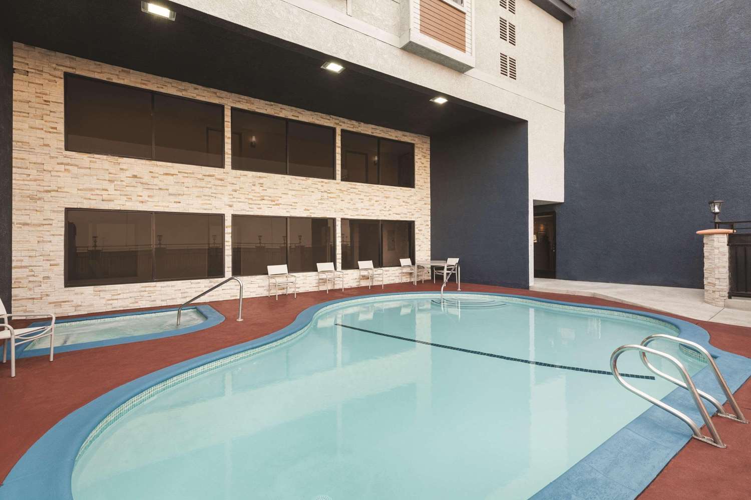 Country Inn and Suites By Radisson Bakersfield, CA 15/23
