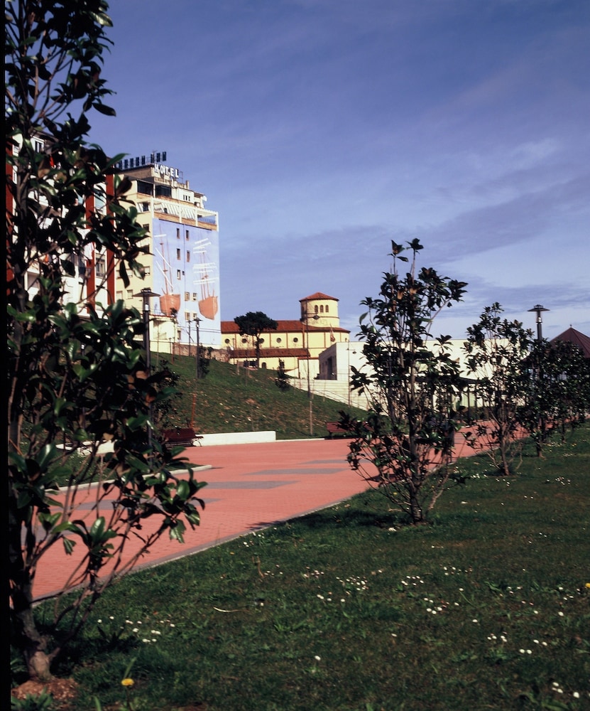 Hotel Las Anclas 44/48