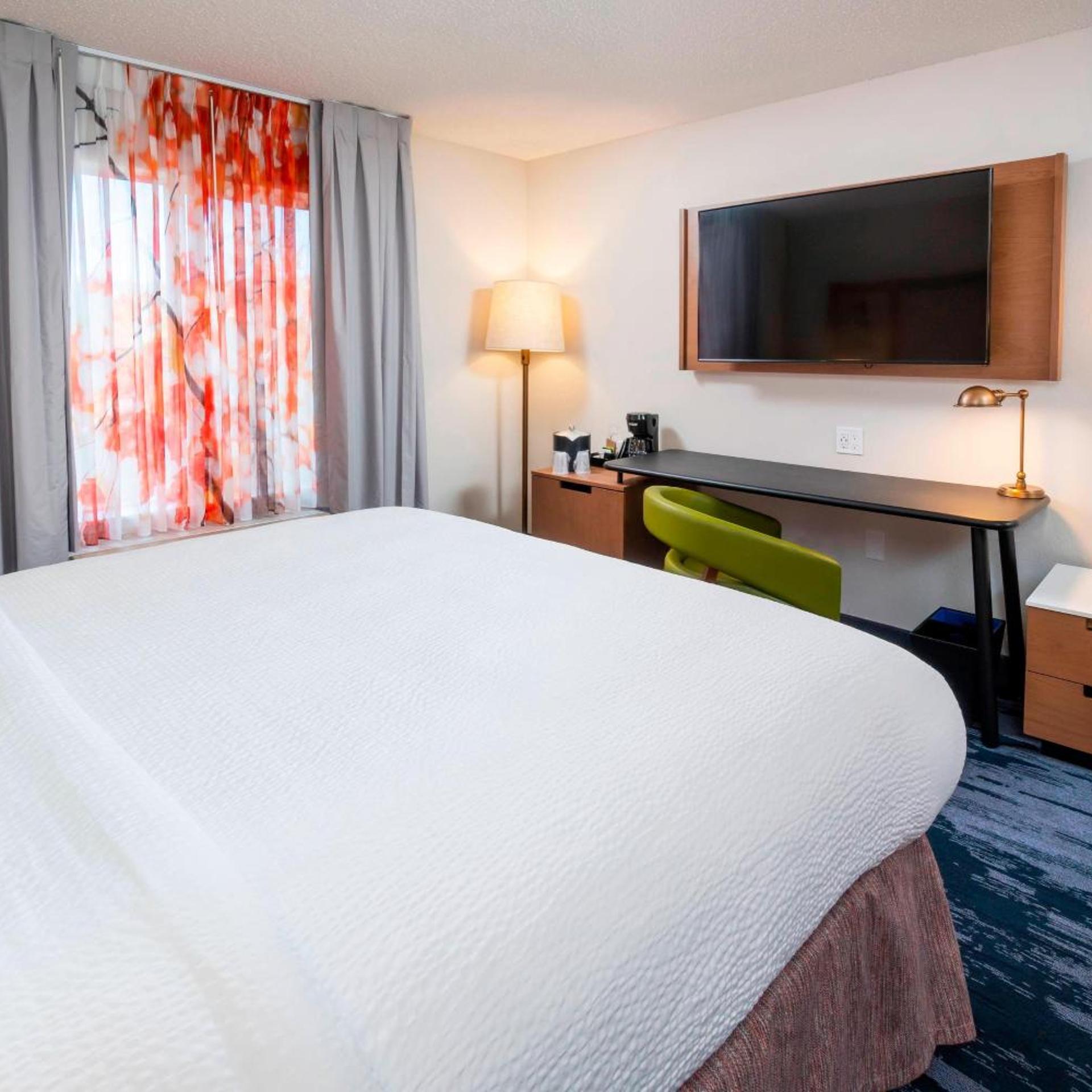 Specialty, King Bed, Bathtub