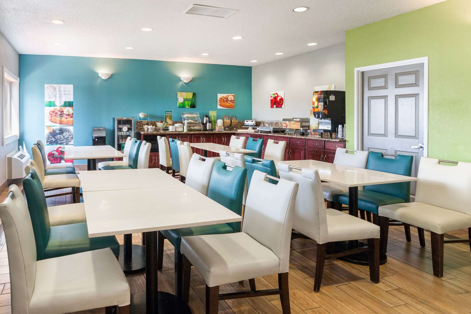 Quality Inn & Suites Ferdinand 22/27