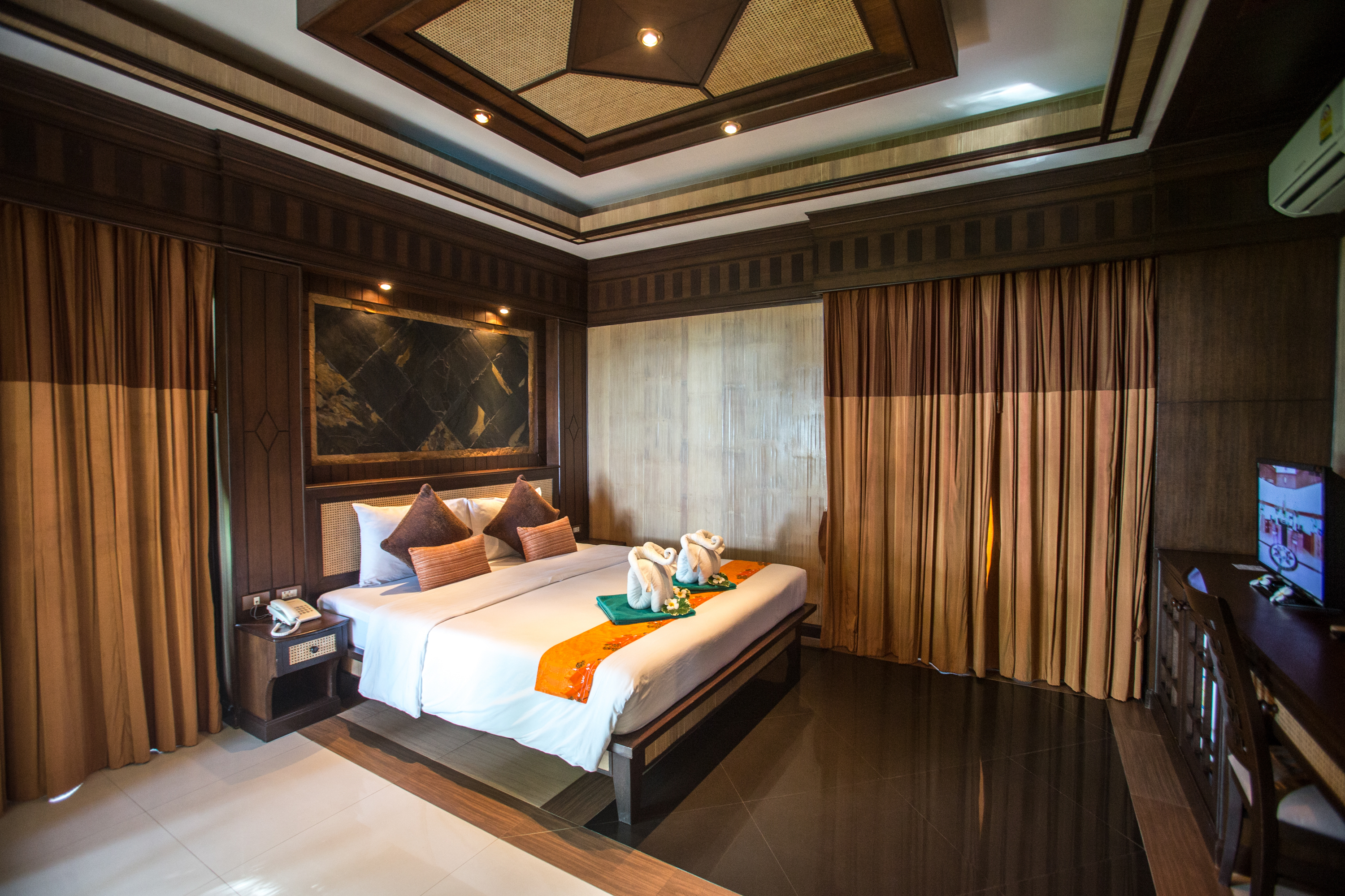 Hotel and Beach Bungalow at Lanta Resort 17/55