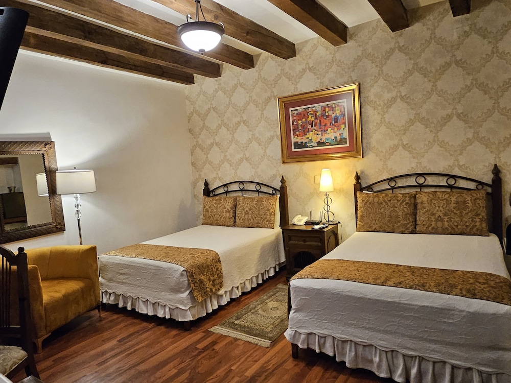 FAMILY, 2 DOUBLE BEDS