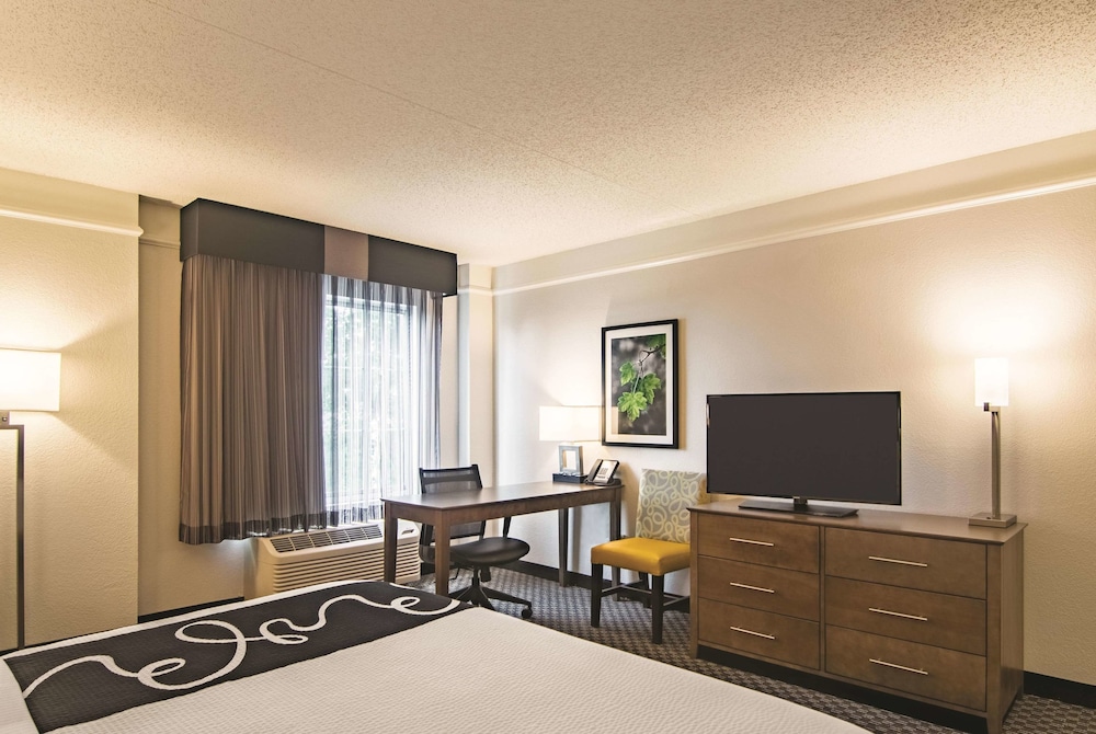 La Quinta Inn And Suites By Wyndham Oklahoma City Norman 37/51