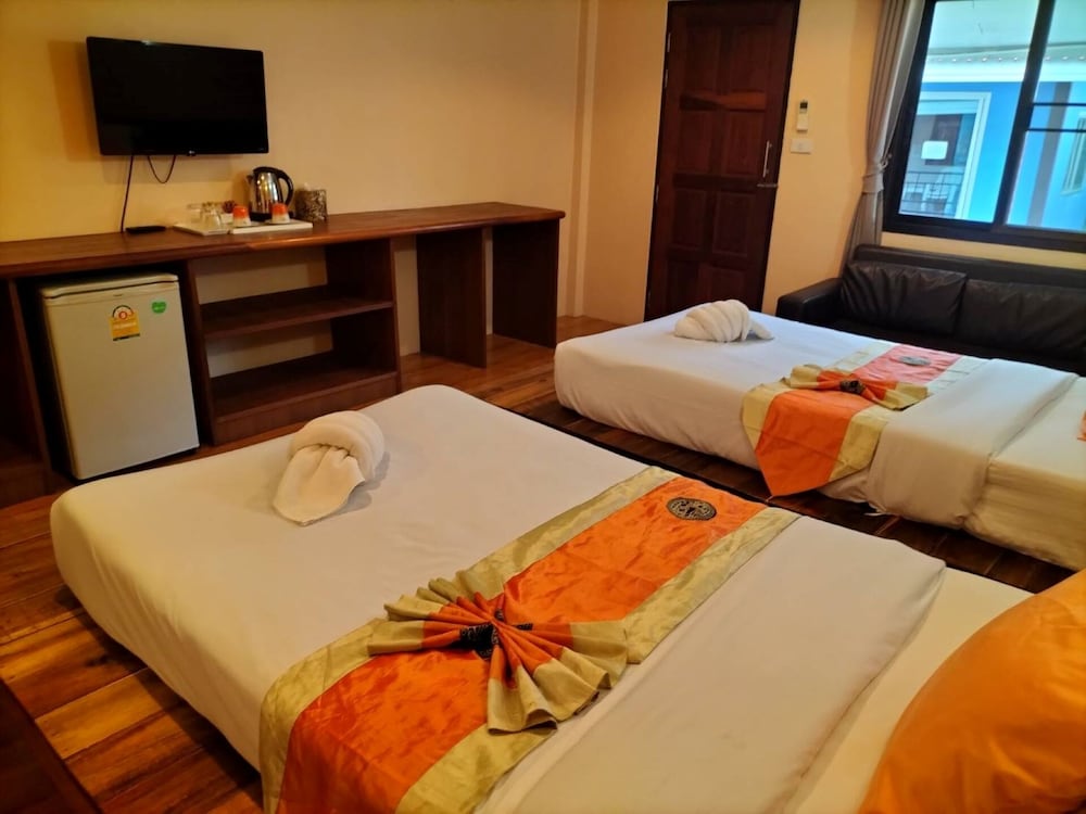 Lotus Paradise Resort 32/77