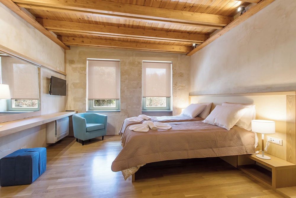 Polixenys Suites 13/46