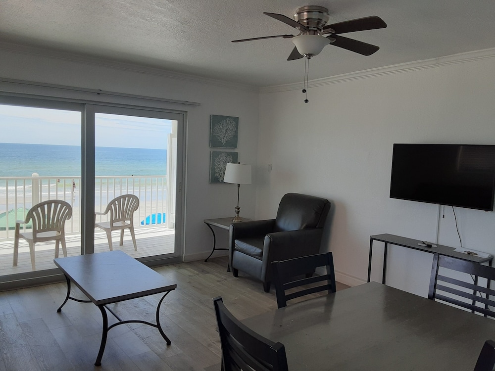 Sandalwood Beach Resort 23/27