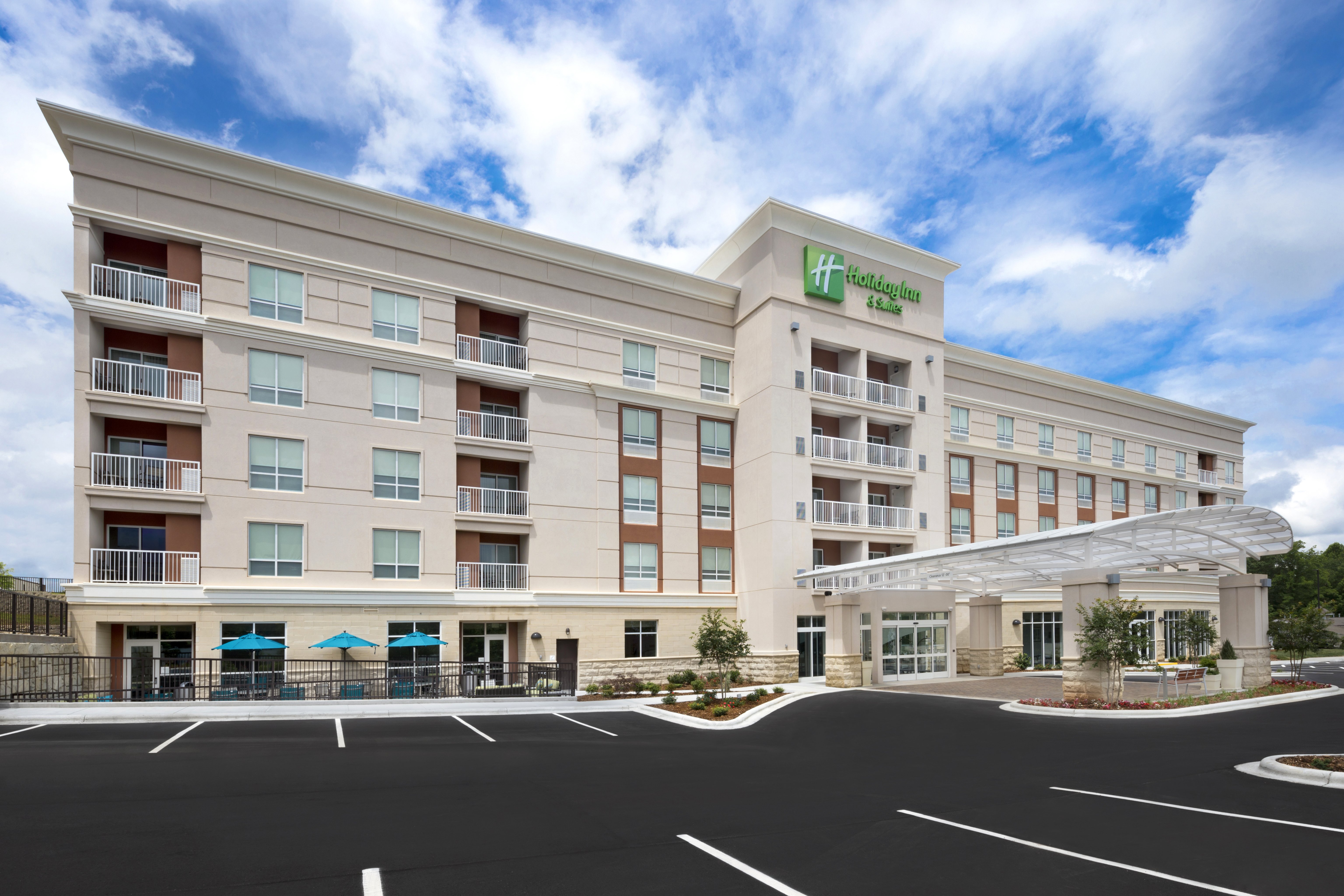 Holiday Inn And Suites Arden Asheville Airport 2/51