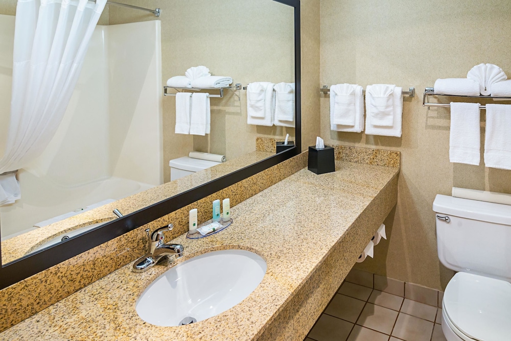 Travelodge by Wyndham Rapid City/Black Hills 54/57