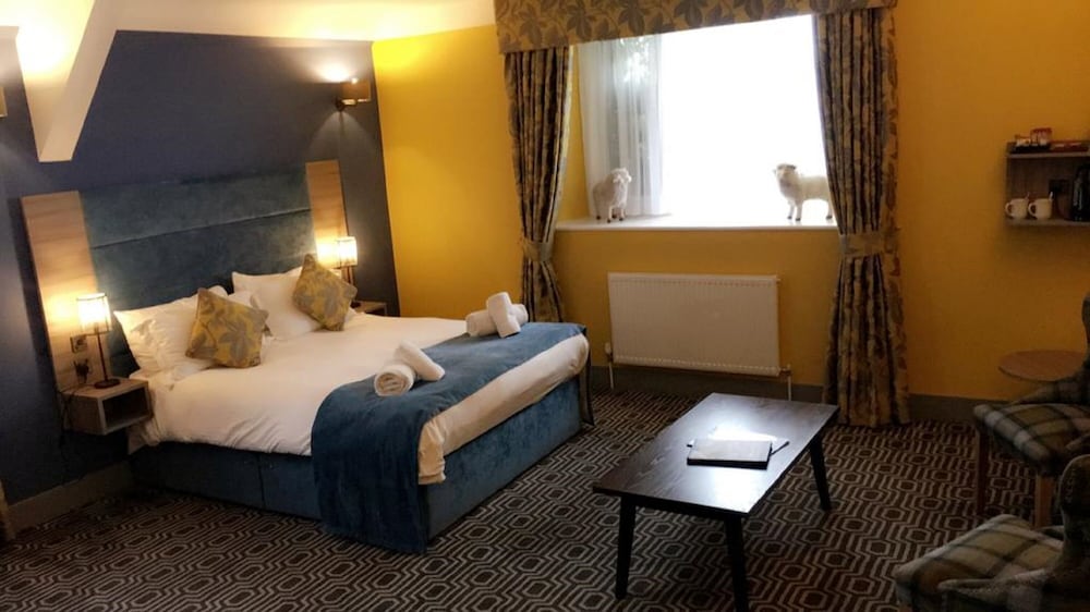 Stonecross Manor Hotel 9/37