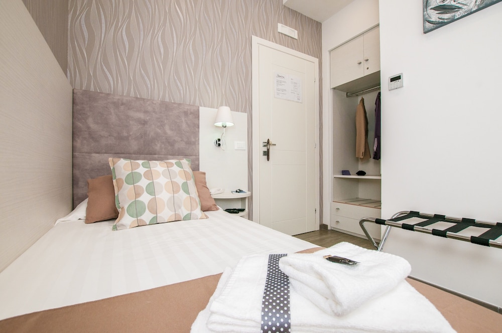 Elenoire Rooms & Suite 16/48