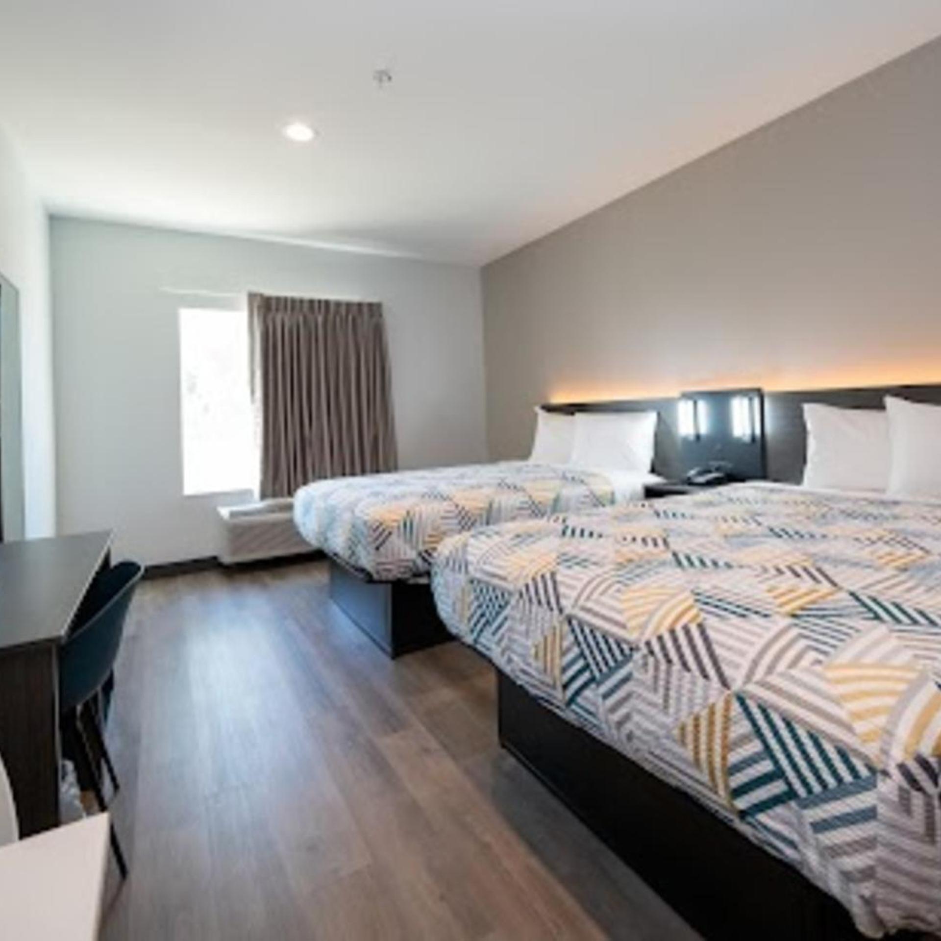 2 Queen Beds - Non-Smoking