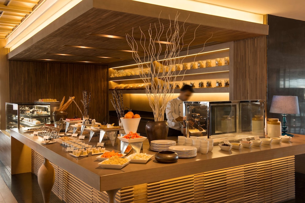 HYATT REGENCY LUDHIANA 66/75