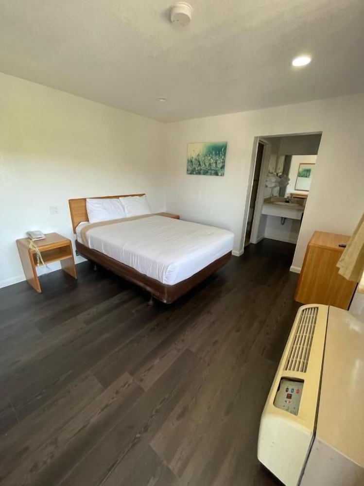 Palms Inn & Suites 15/50