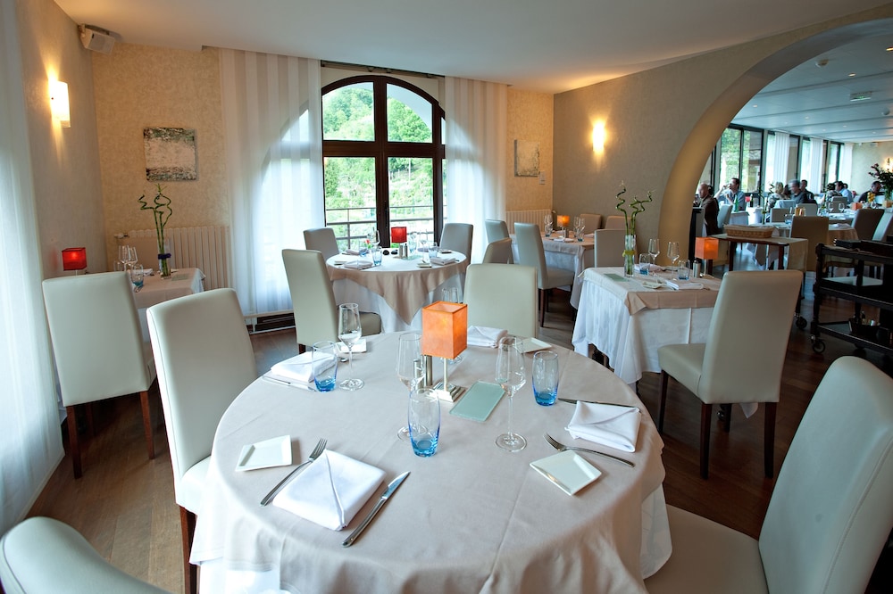 HOTEL LA RIVIERE 50/67