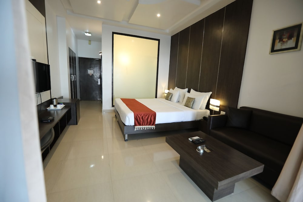 The New Marrion Hotel 15/44