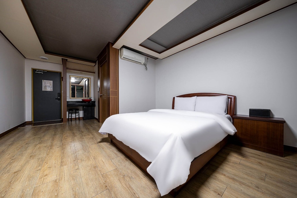 F1 Hotel 17/32