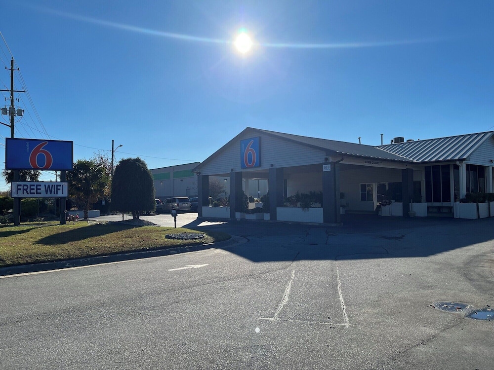 Motel6 Greenville, NC – ECU-Medical Center 50/59