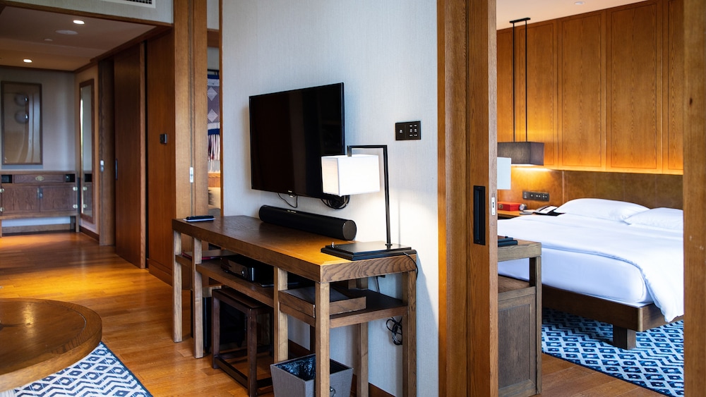 Jinmao Purelax Lijiang, The Unbound Collection By Hyatt 15/70